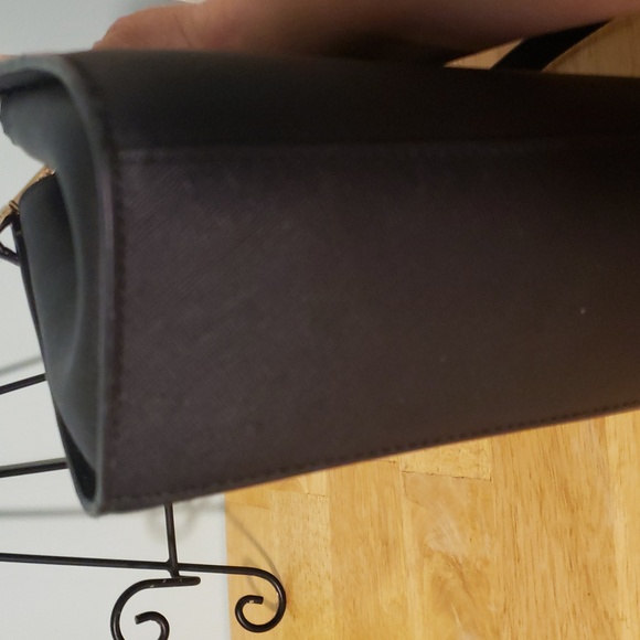 Michael Michael Kors Messenger/Crossbody Bag Selma 9x7.      (#73) - Picture 9 of 13